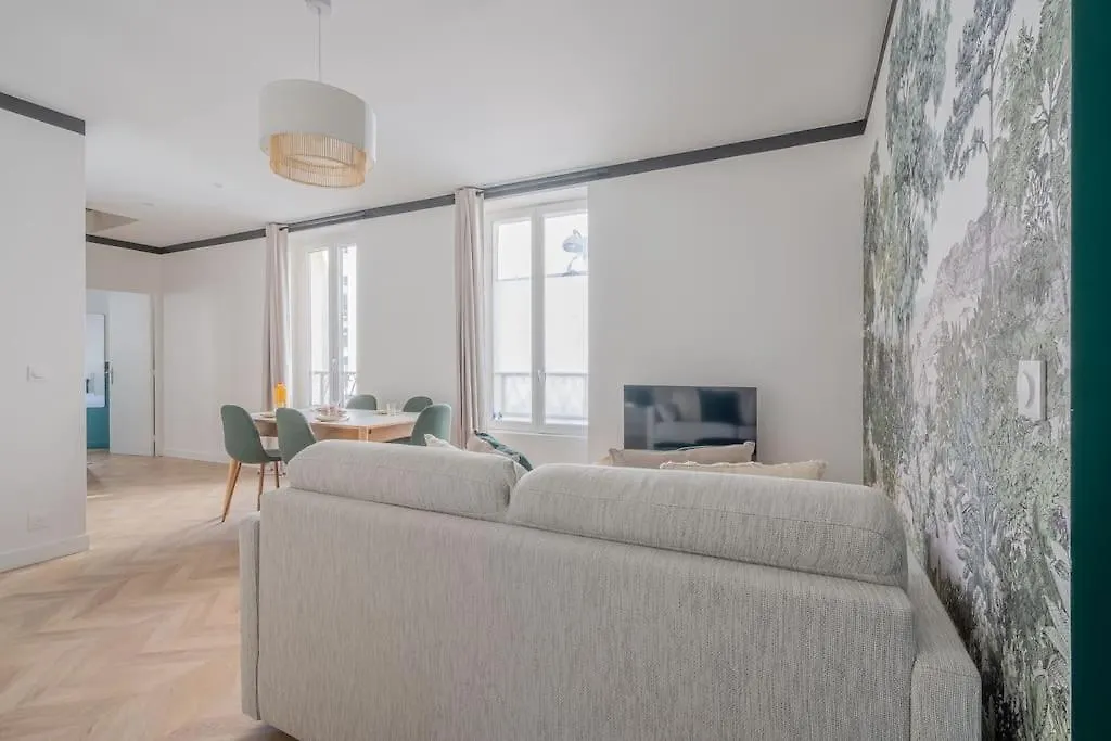 Apartment Mezzanine Coeur Du 11eme Arrondissement Paris